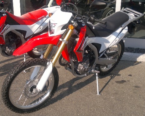 Weltenbummler Shumba - Weltreise mit dem Allrad Reisemobil - unsere Honda Enduro